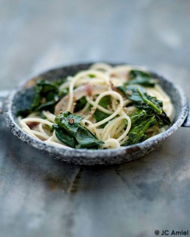 Pates Epinards Ail Et Lard Paysan Pour 4 Personnes Recettes