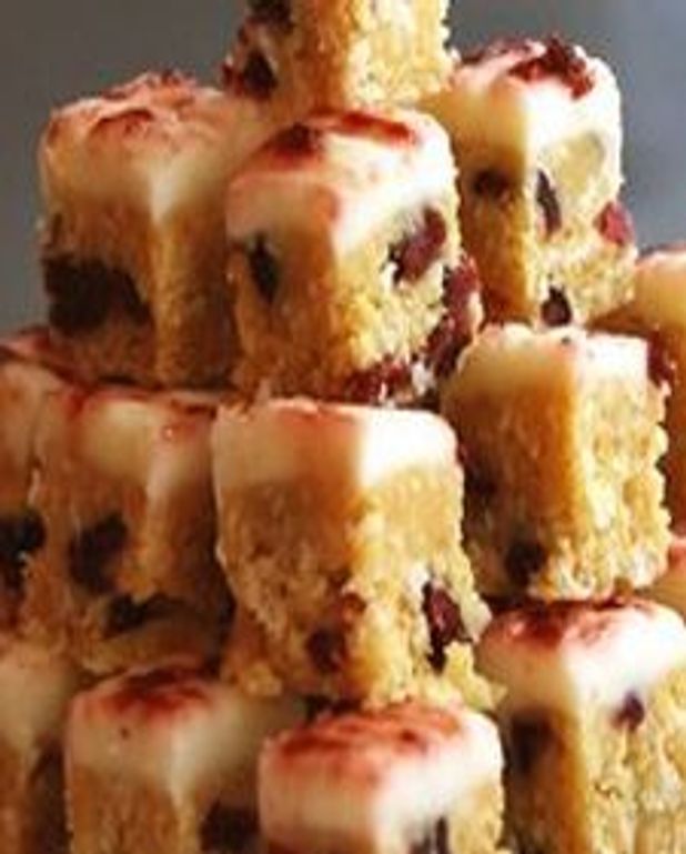 Petites Bouchees Aux Canneberges Et Noix De Coco Pour 1 Personne Recettes Elle A Table