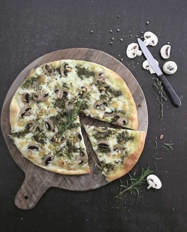Pizza blanche champignons-pesto