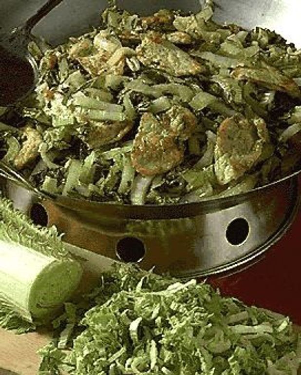 Porc Saute Au Chou Chinois Pour 4 Personnes Recettes Elle A Table