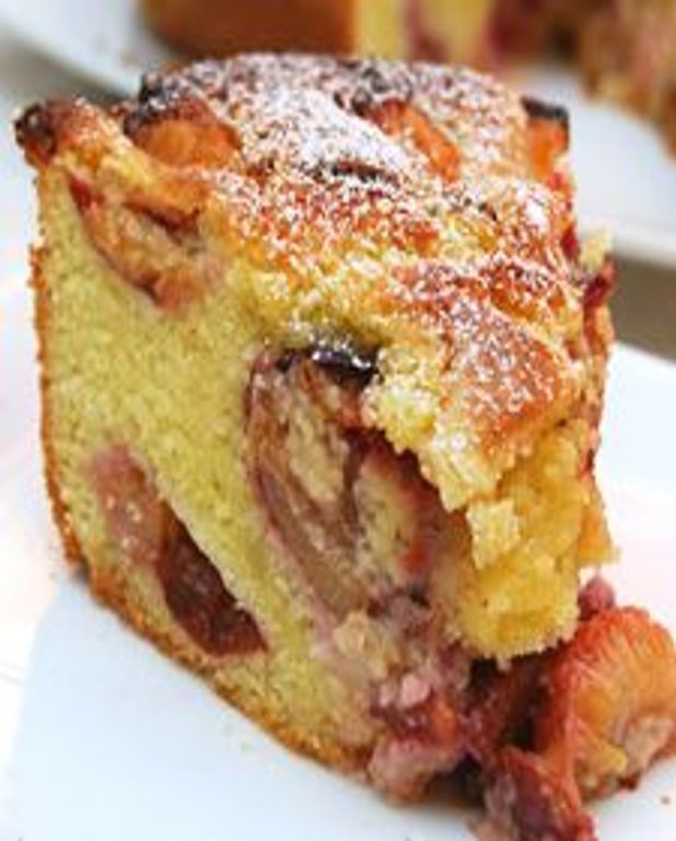 Quatre Quarts Amandes Et Prunes Pour 1 Personne Recettes Elle A Table