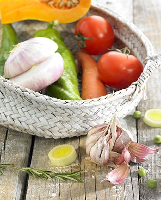 Salade de pommes de terres et de légumes au saumon