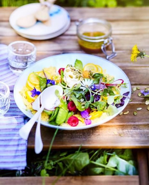 Salade Du Sud Aux Courgettes Jaunes Pour 6 Personnes Recettes Elle A Table