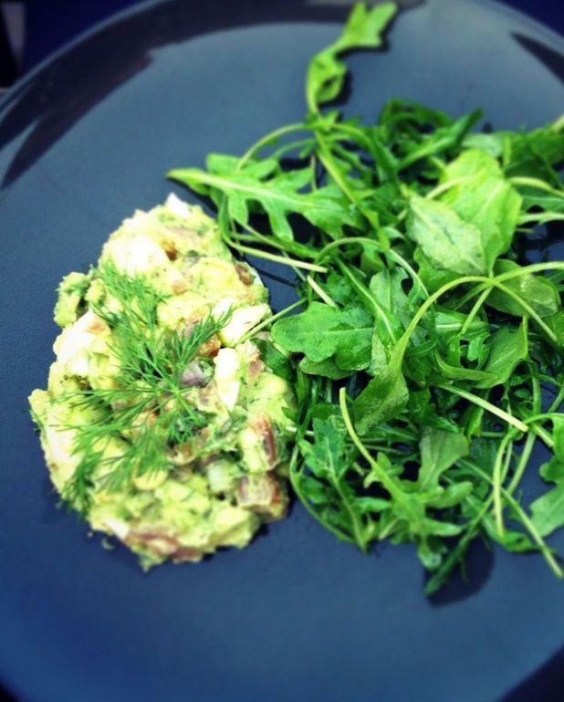 Salade saumon avocats pour 4 personnes - Recettes Elle à Table