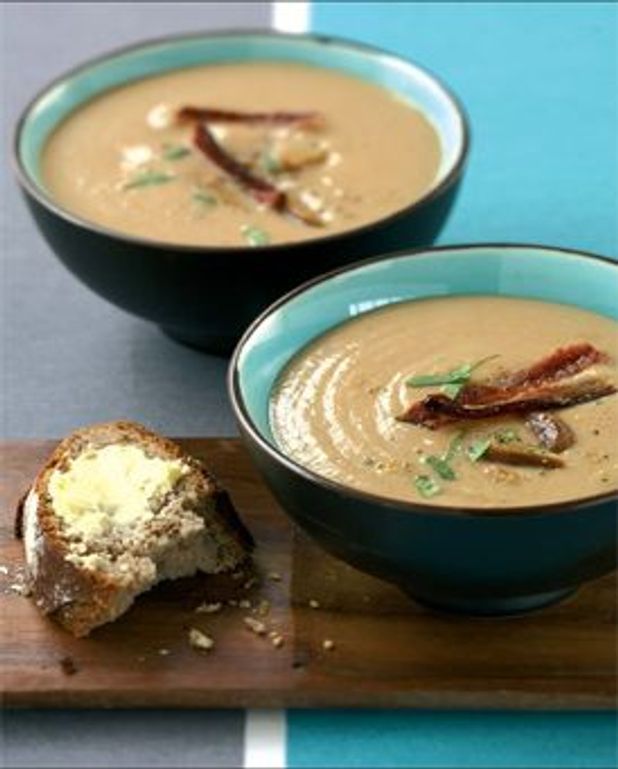 Soupe De Chataignes Au Lard Croustillant Pour 6 Personnes Recettes Elle A Table