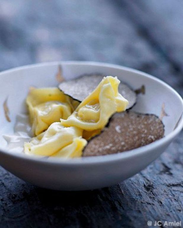 Tortelli sfogliavelo à la truffe, crème de parmigiano pour 4 personnes