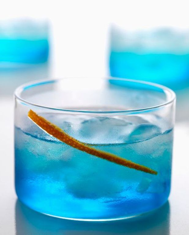 Cocktail Vulcano Au Champagne Et Curacao Pour 1 Personne