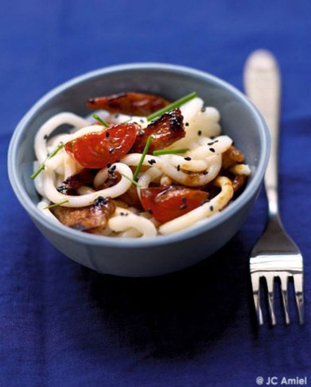 Pâtes udon au porc caramélisé pour 4 personnes Recettes Elle à Table