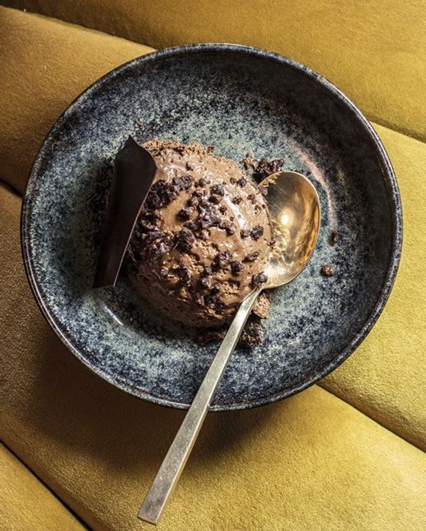 Mousse Aux Chocolats Noir Et Blanc Nougatine Au Grue De Cacao Et