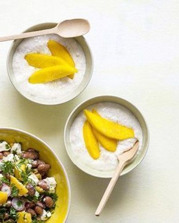 Thiakry A La Mangue Pour 4 Personnes Recettes Elle A Table