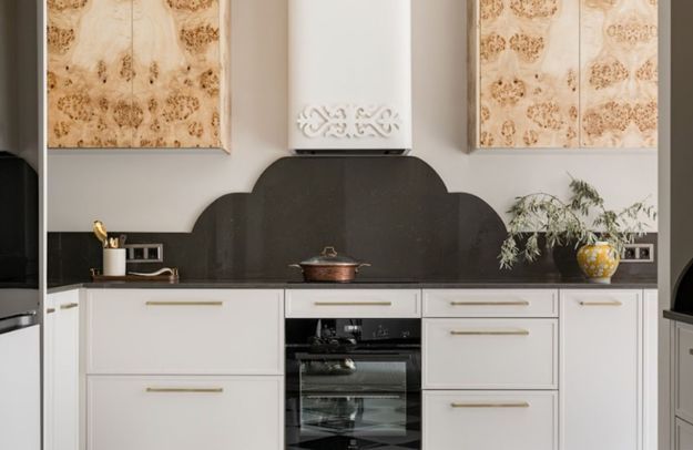 Un appartement familial chaleureux twisté par une décoration poétique 