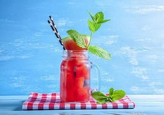 Comment s’hydrater sans boire d’eau ? - Elle à Table Comment s’hydrater sans boire d’eau ? - Elle à Table