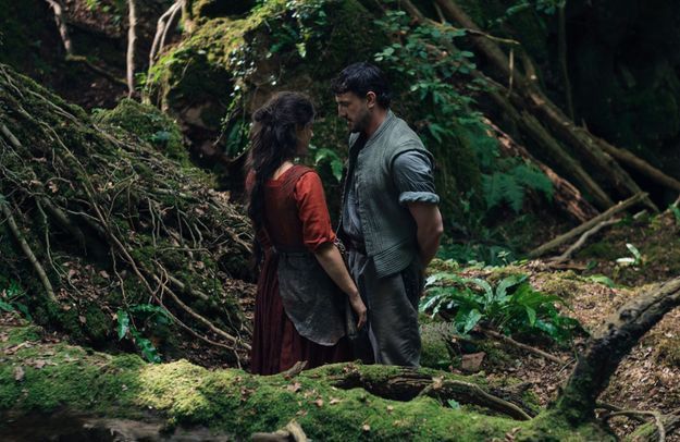 « Un vaisseau qui nous emmène en terre inconnue » : Chloé Zhao se confie avant la sortie de « Hamnet »