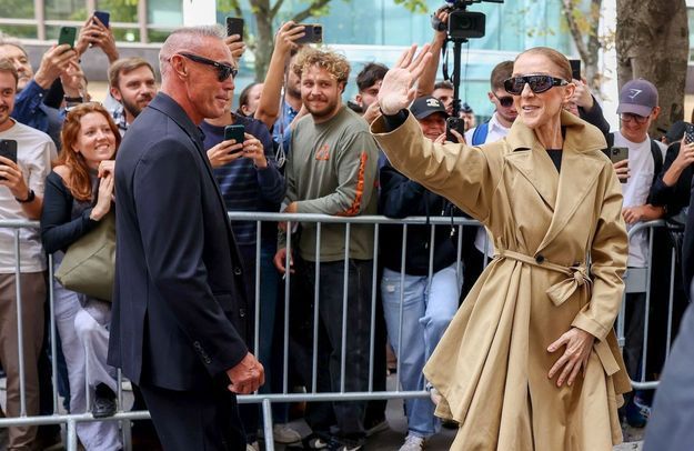 Bain de foule, confidences et euphorie collective… On a passé 8 heures avec les fans de Céline Dion à Paris