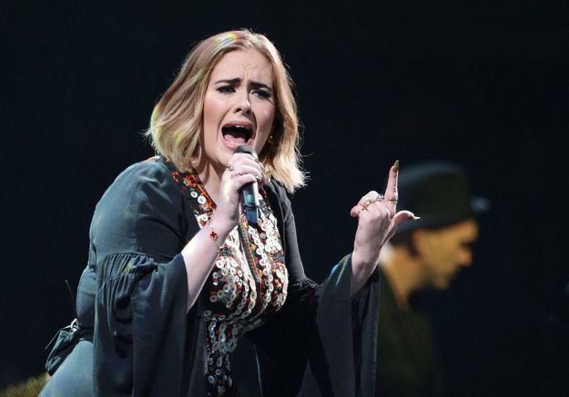 Adele : la chanteuse annonce une mauvaise nouvelle à ses fans