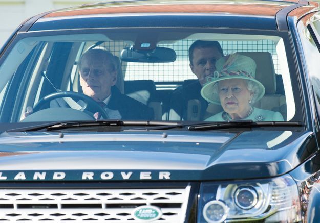 Le Mari De La Reine D Angleterre 97 Ans Implique Dans Un Grave Accident De Voiture Elle