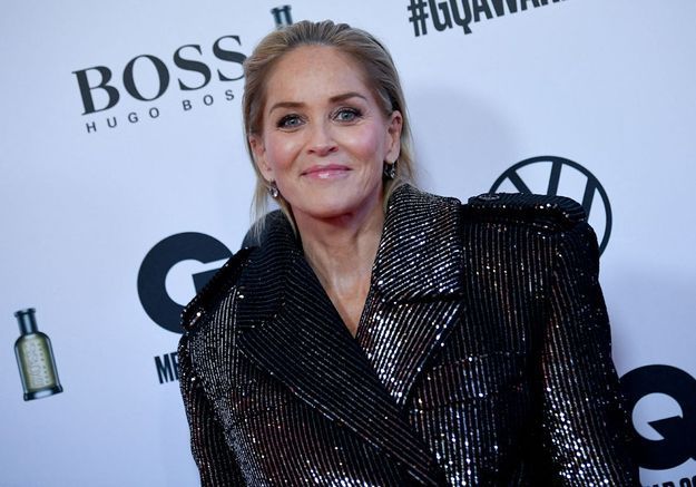 Sharon Stone bloquée d’une application de rencontres : elle réagit avec humour