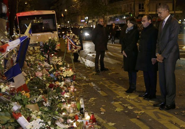 Attentats A Paris Barack Obama Se Recueille Devant Le Bataclan Elle