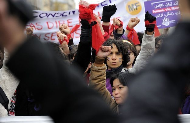 La loi intégrale contre les violences sexistes et sexuelles adoptée : que contient-elle vraiment ? 