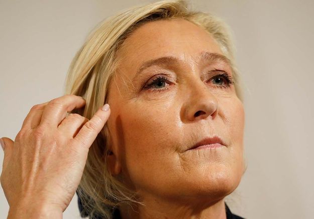 Marine Le Pen veut faire de la féminité un atout contre Éric Zemmour