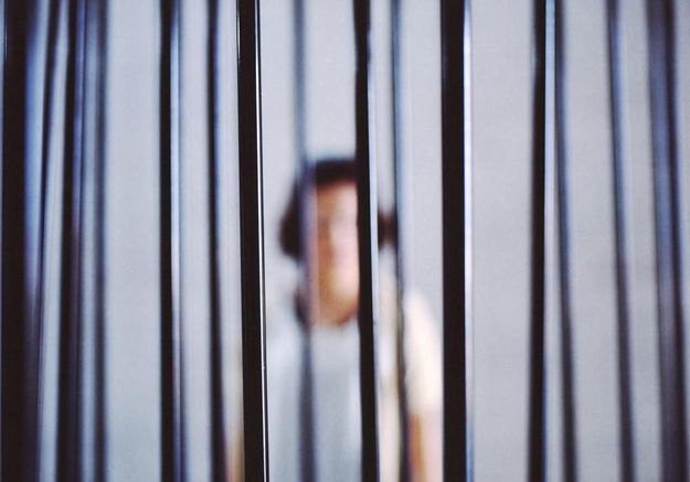 Mineures Derriere Les Murs Elle