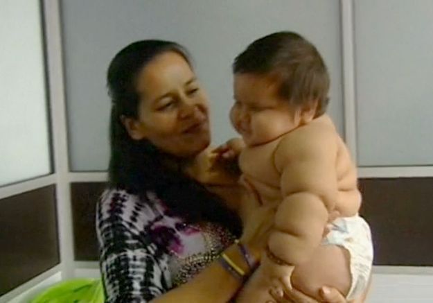 Santiago Ce Bebe Colombien De 8 Mois Qui Pese Kilos Elle