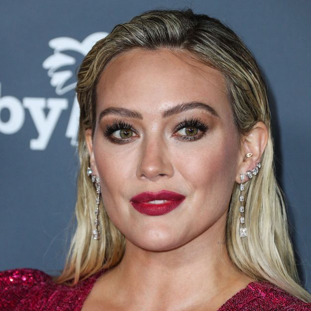 Hilary Duff dévoile sa transformation capillaire pour « How I Met Your Father »