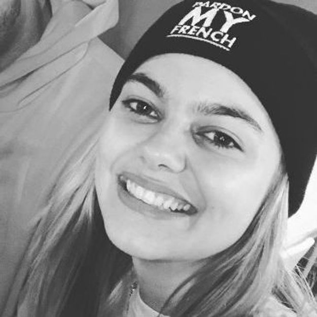 Louane Elle Ose La Coloration Gris Perle Photo Elle