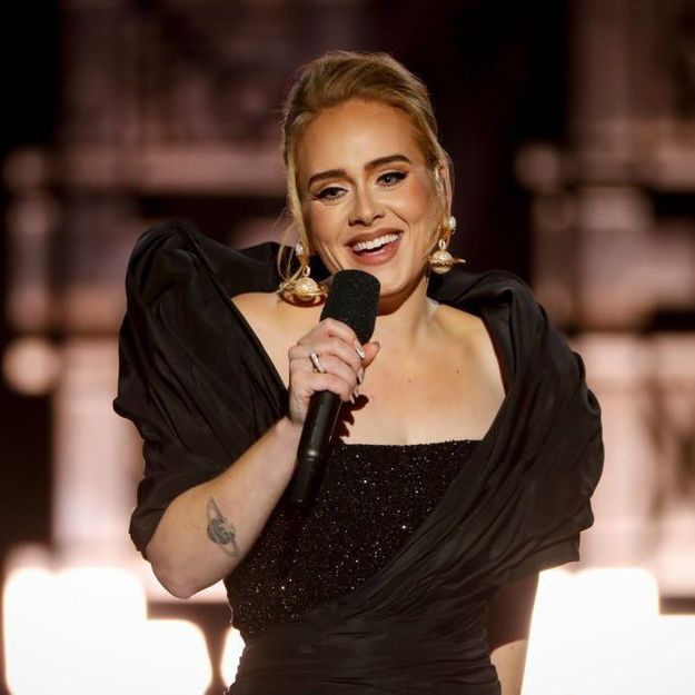 Adele dévoile l’avant/après de sa routine maquillage et le résultat est impressionnant