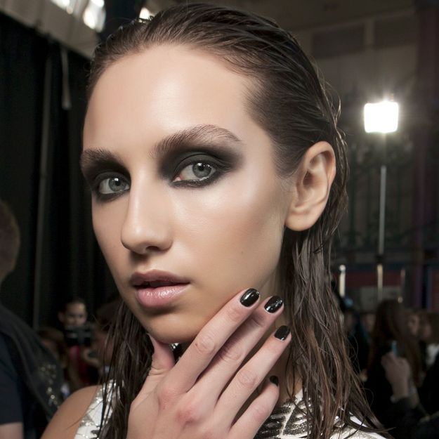 Maquillage noir : comment mettre du maquillage noir ? - Elle