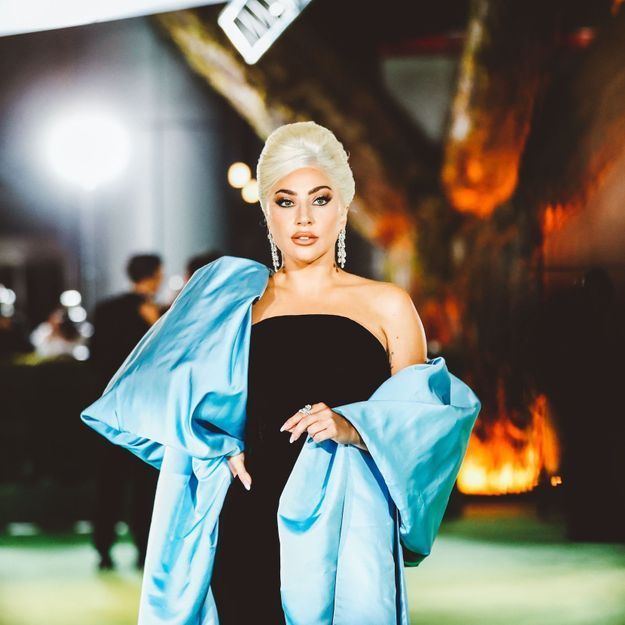 Lady Gaga adopte la coupe mulet et une nouvelle couleur de cheveux surprenante 