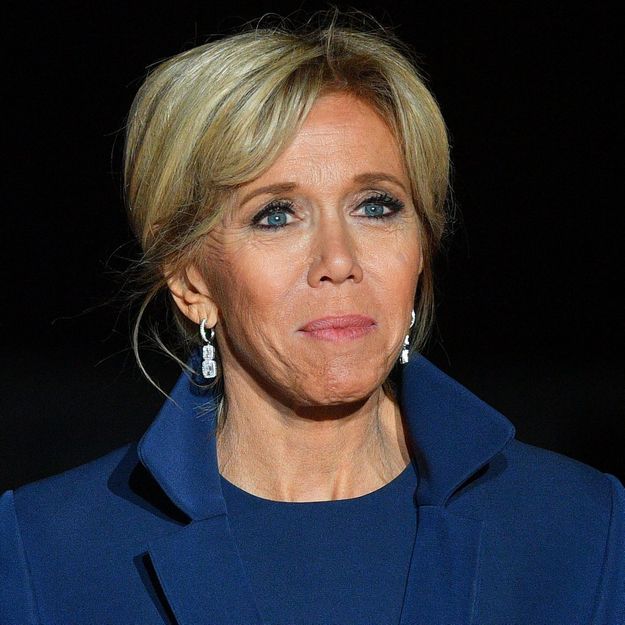 Brigitte Macron Ce Parfum Qu Elle Pique A Emmanuel Macron Quand Il N Est Pas La Elle