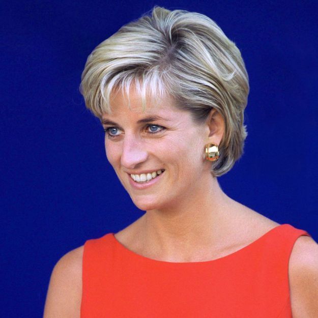 Decouvrez Combien Coute Le Sweatshirt Prefere De Lady Di Elle
