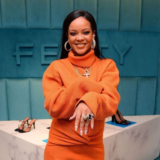 Rihanna : sublime dans cette robe venue des années 90