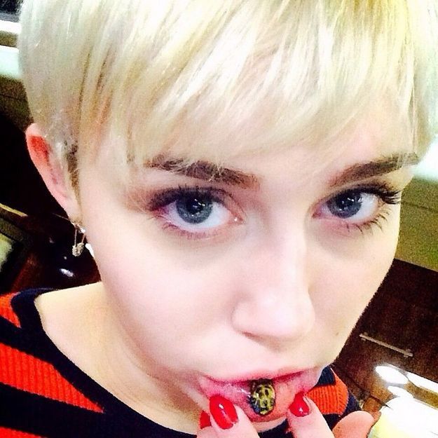 Decouvrez L Etrange Tatouage De Miley Cyrus Elle