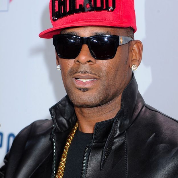 Le chanteur R. Kelly accusé de retenir plusieurs femmes contre leur gré
