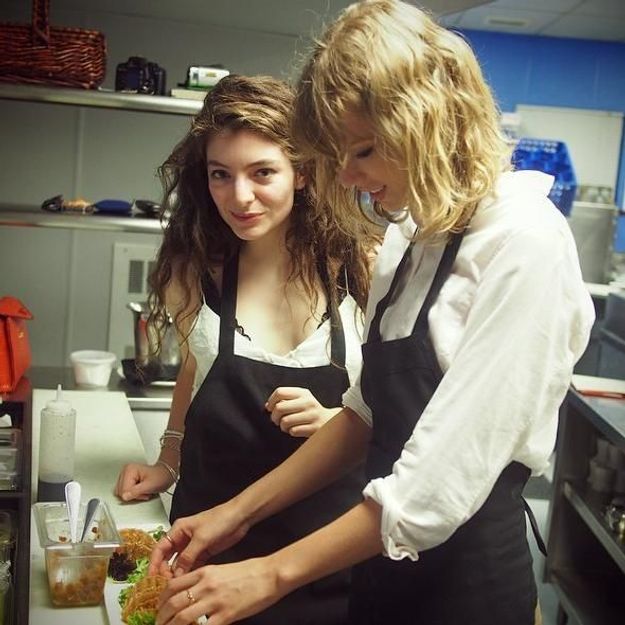 Taylor Swift et Lorde prennent un cours de cuisine ensemble