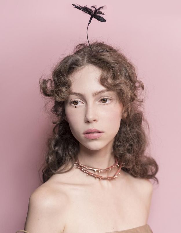 Défilé Dior Couture : du rose aux joues pour une partition poétique 