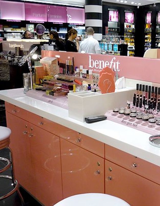 Du nouveau dans les bars à sourcils Benefit ! Elle