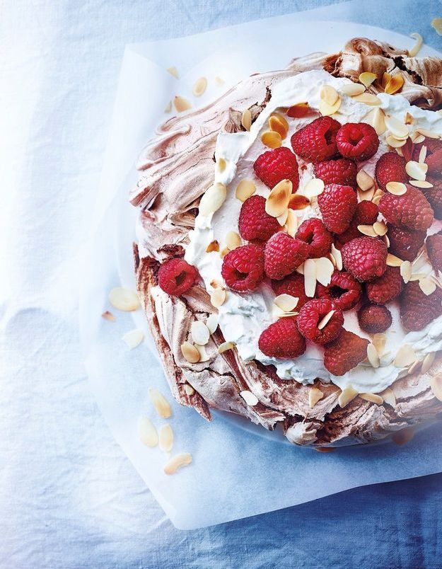 Pavlova au chocolat, fruits rouges Que faire avec une tablette de