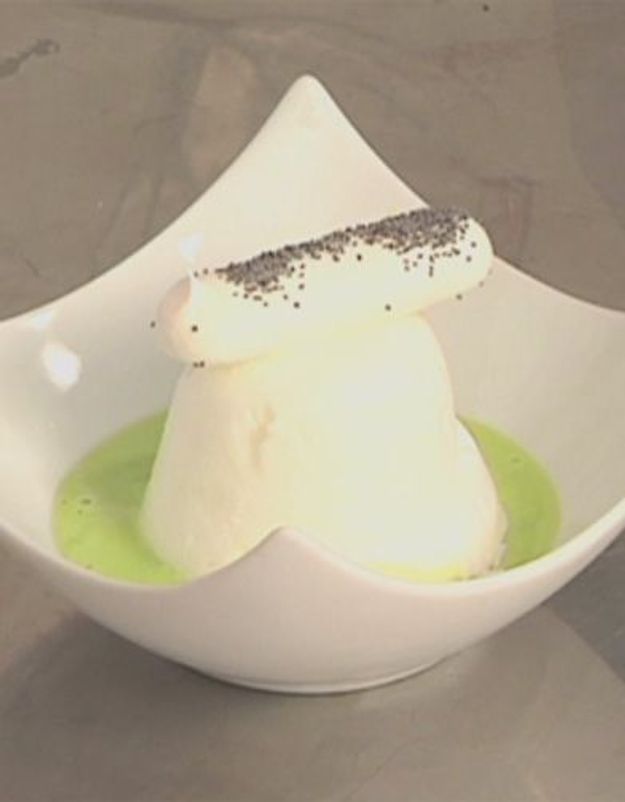 L Atelier Des Chefs Ile Flottante Creme Anglaise Au Basilic Et