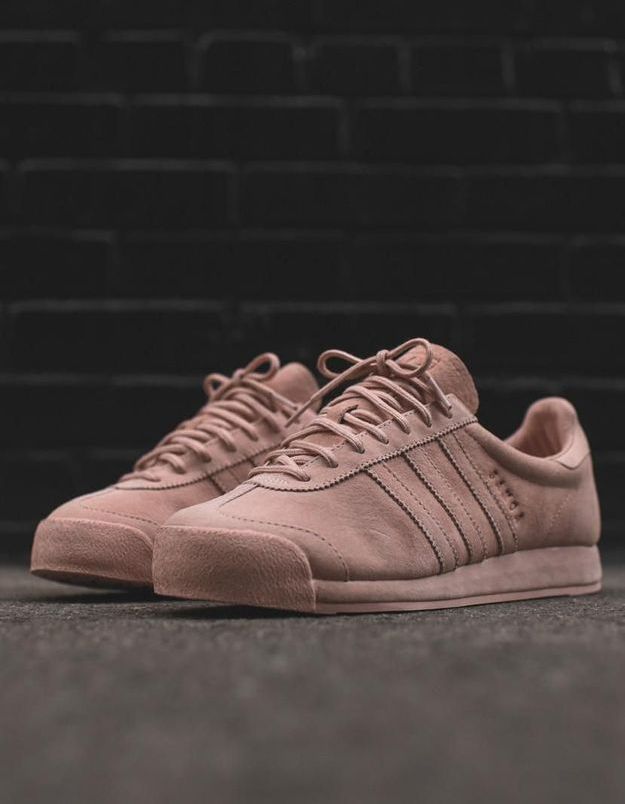 Les baskets roses