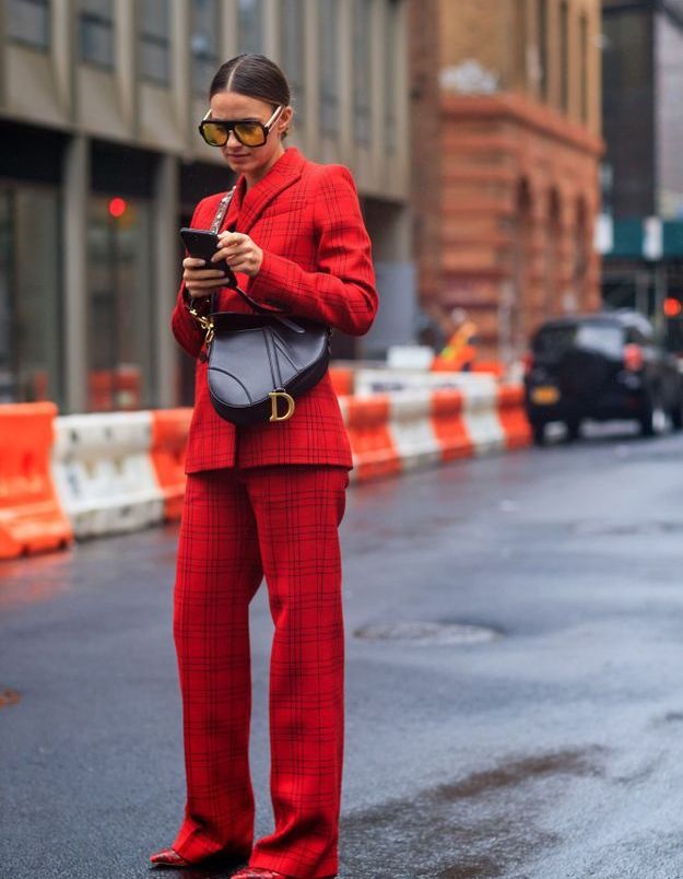 Un costume rouge
