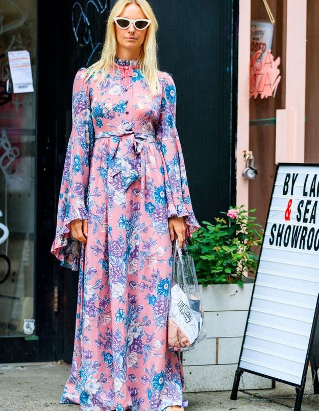 Une robe rose