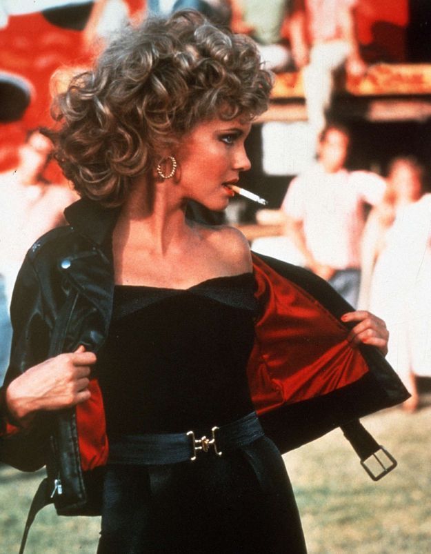 Histoire Dune Tenue Le Total Look Cuir Dolivia Newton John Dans Grease Elle 8140