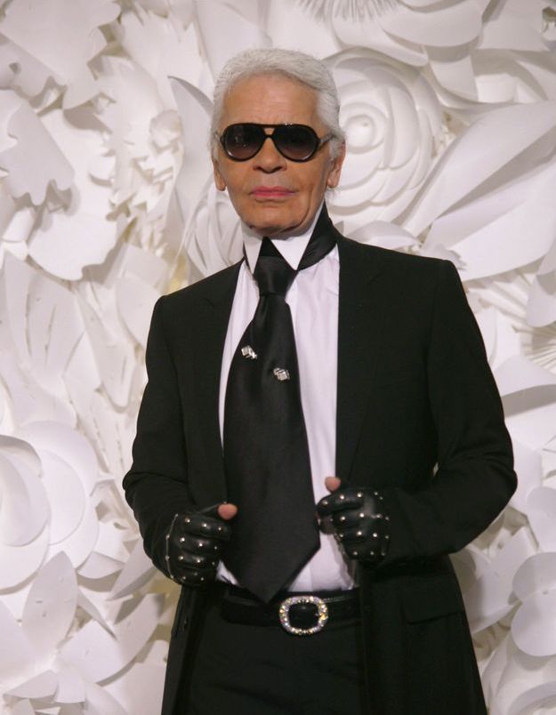 Des pièces iconiques Chanel par Karl Lagerfeld mises aux enchères