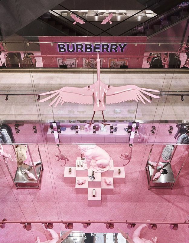 #ELLEFashionSpot : Burberry installe un corner hommage au règne animal aux Printemps Haussmann