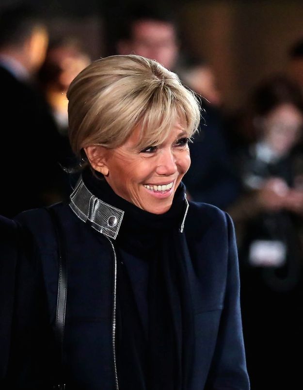 Brigitte Macron Retour Emu Dans Le Quartier Ou Elle Vivait Avec Son Mari Andre Louis Auziere Elle