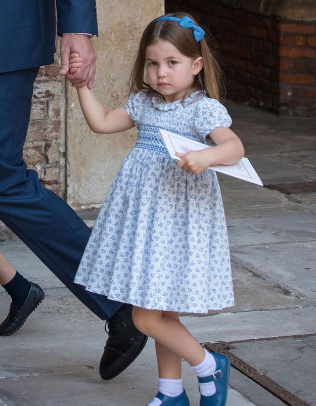 Baptême du prince Louis : quand la princesse Charlotte recadre les photographes 