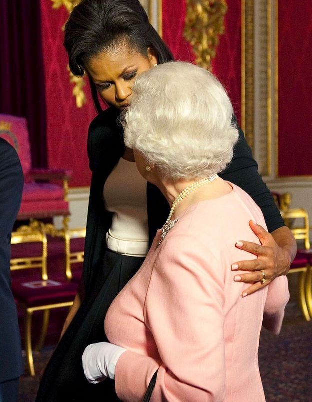Pourquoi Il Ne Faut Jamais Toucher La Reine D Angleterre Elle